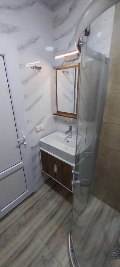 Hostel Gomani Батуми Екстериор снимка